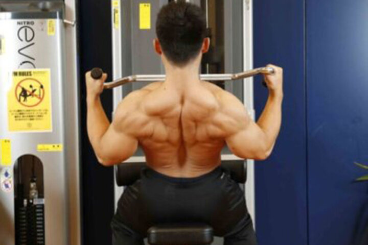筋トレのプロ・鈴木雅が直伝！背中を鍛える「ラットプルダウン」徹底解説！動画解説も