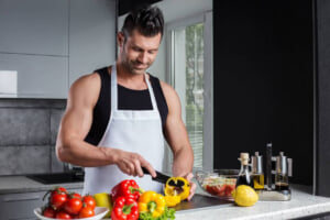 「量は？タイミングは？」ボディビルディングや筋トレ中に摂取したい食事とサプリメント