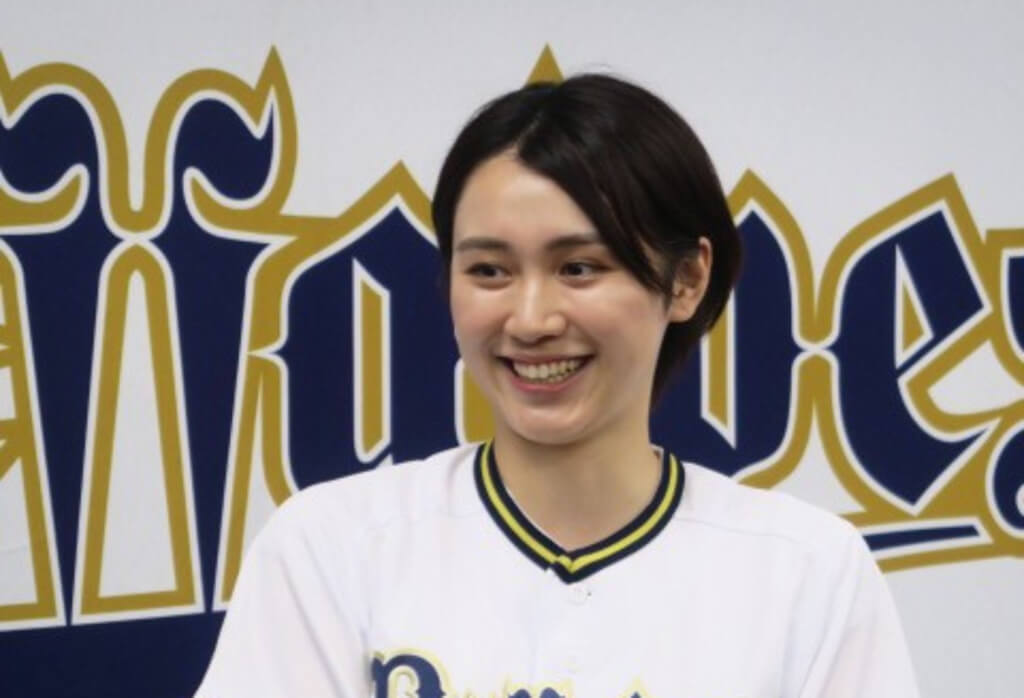 吉岡恵麻が始球式セレモニーに登場