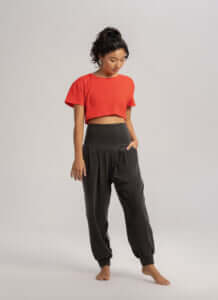 Kona short sleeve #2 7,077円、Fortune pants 12,855円