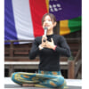 メインステージでのヨガ